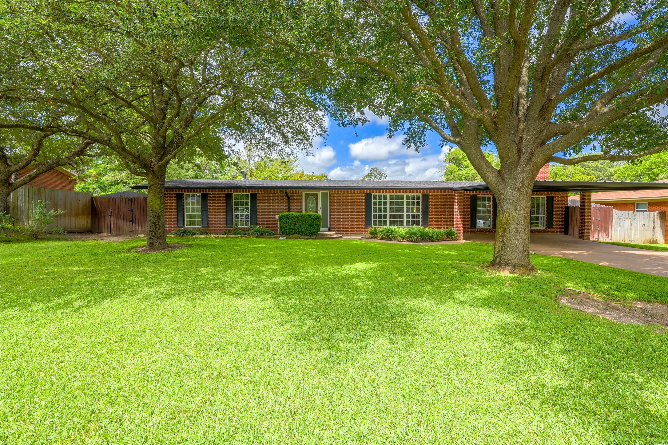 2708 Cedar Point Drive Waco TX 76710