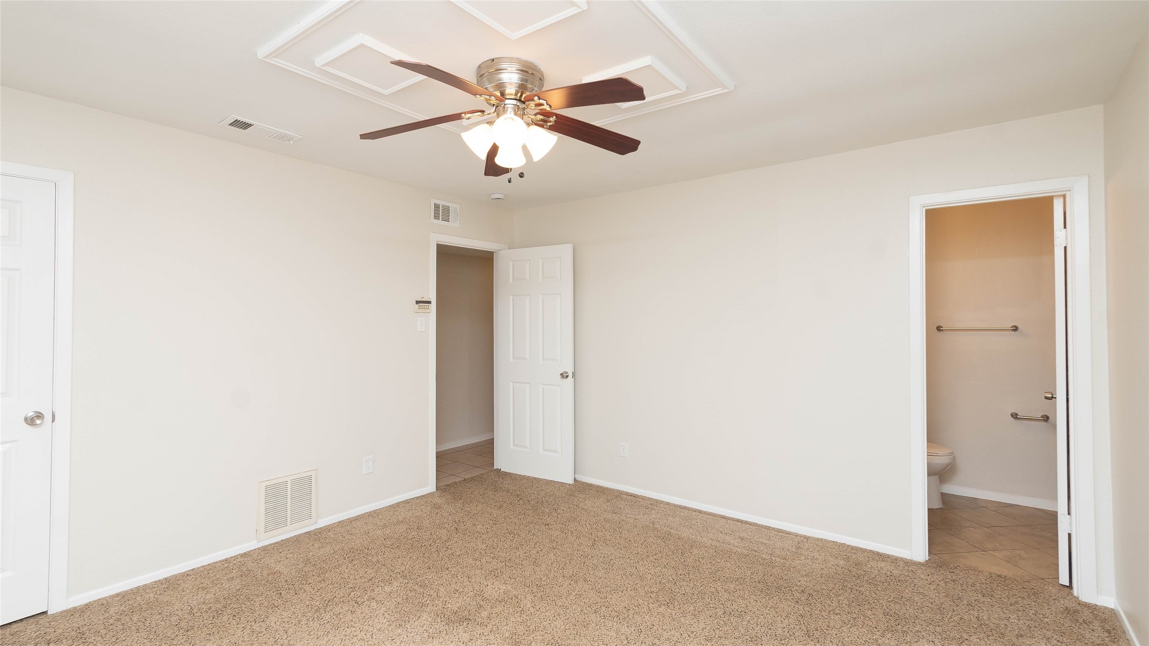 5621 Brent Drive Haltom City TX 76148