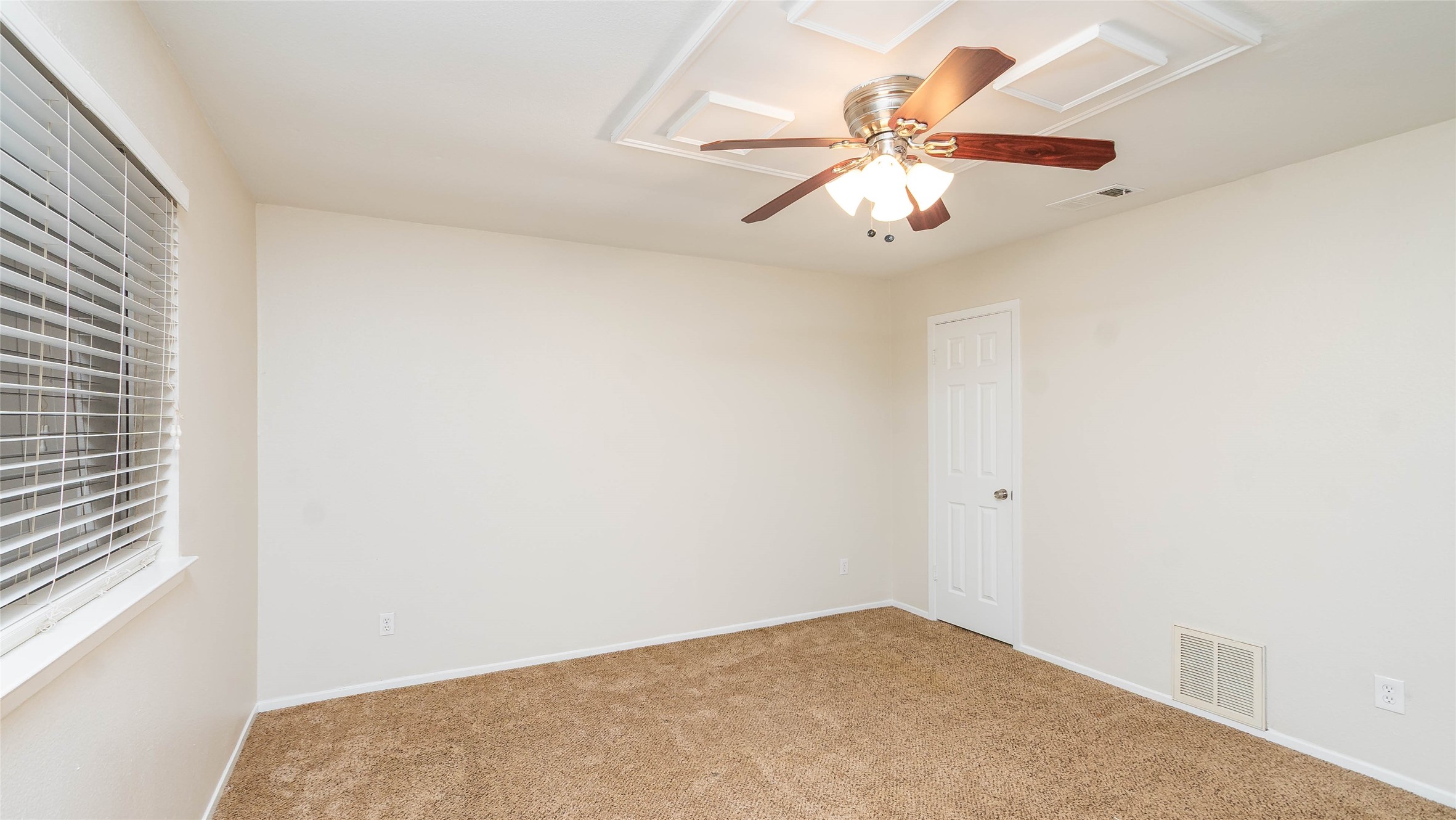 5621 Brent Drive Haltom City TX 76148