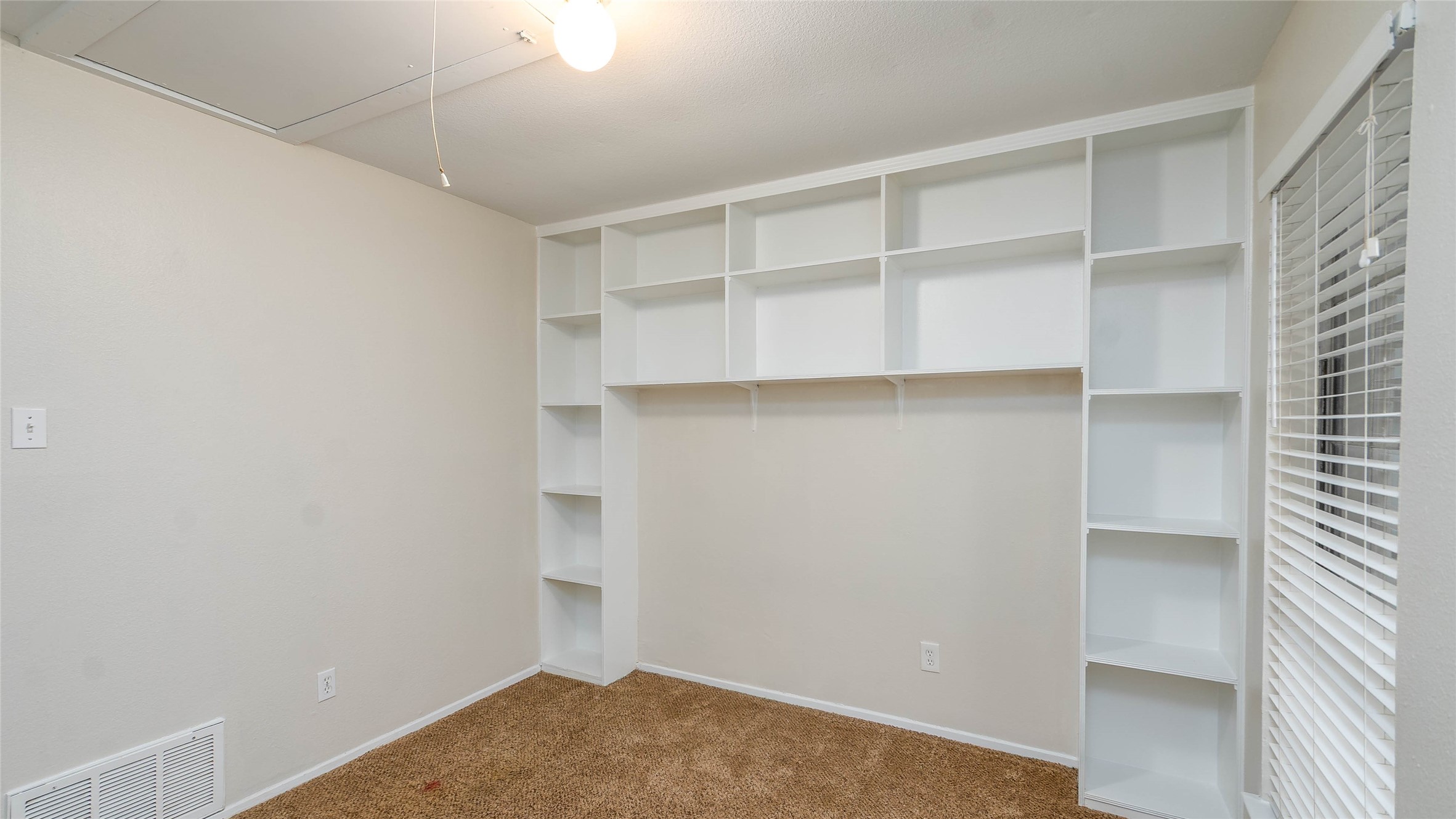 5621 Brent Drive Haltom City TX 76148