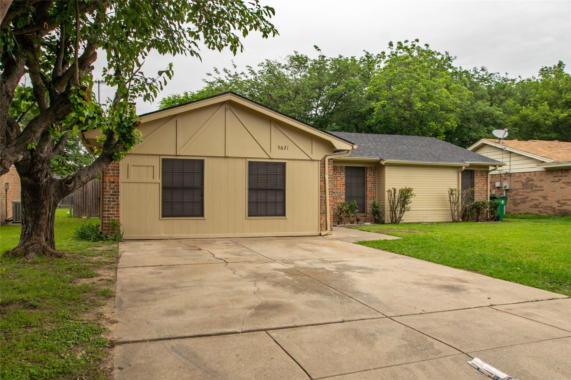 5621 Brent Drive Haltom City TX 76148