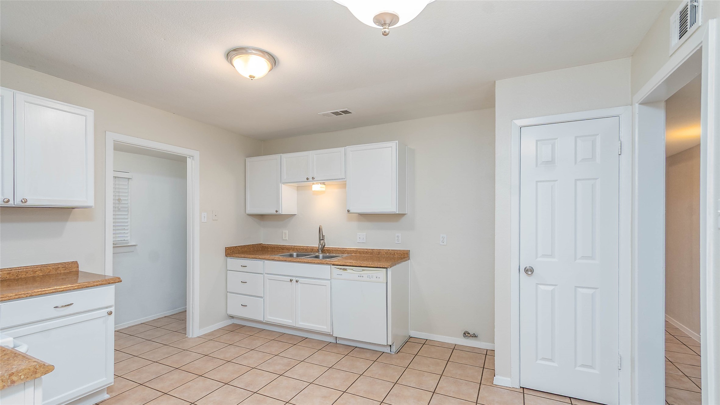5621 Brent Drive Haltom City TX 76148