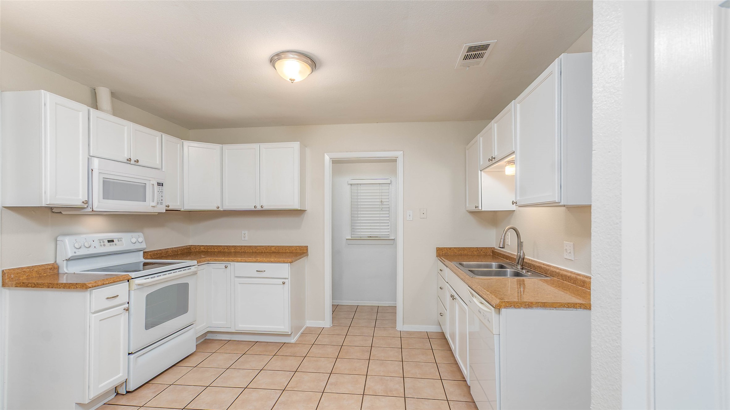 5621 Brent Drive Haltom City TX 76148