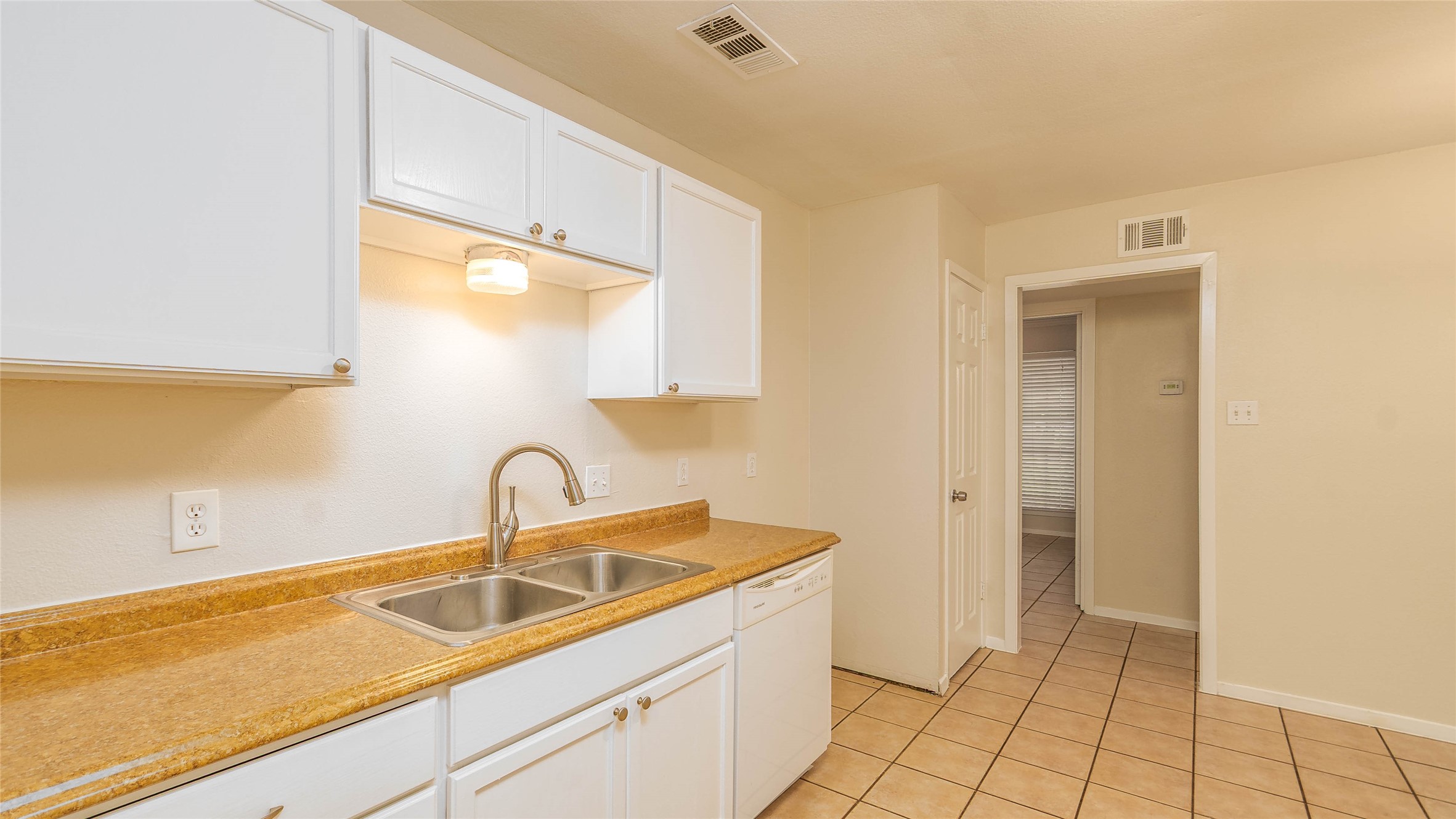5621 Brent Drive Haltom City TX 76148