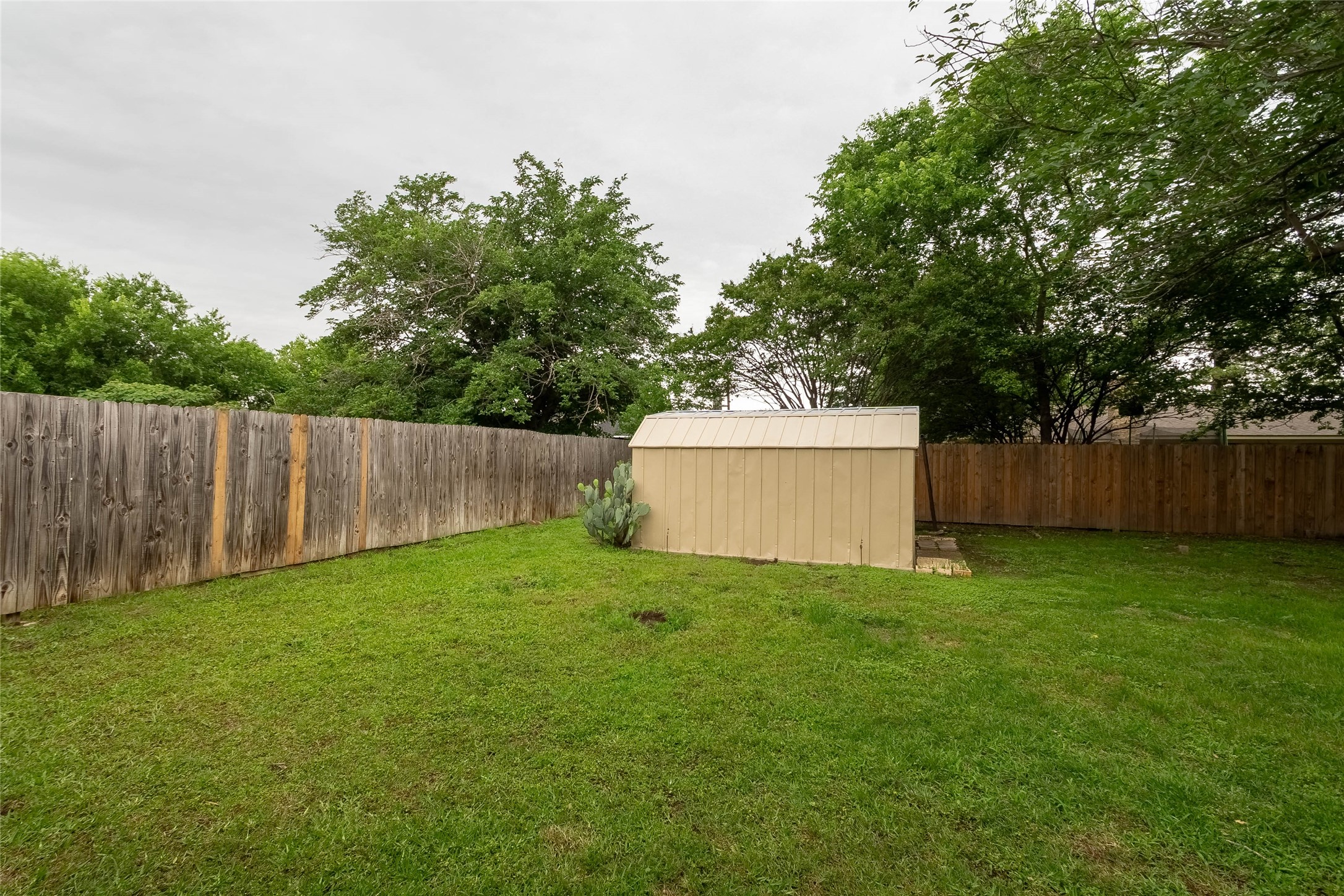 5621 Brent Drive Haltom City TX 76148