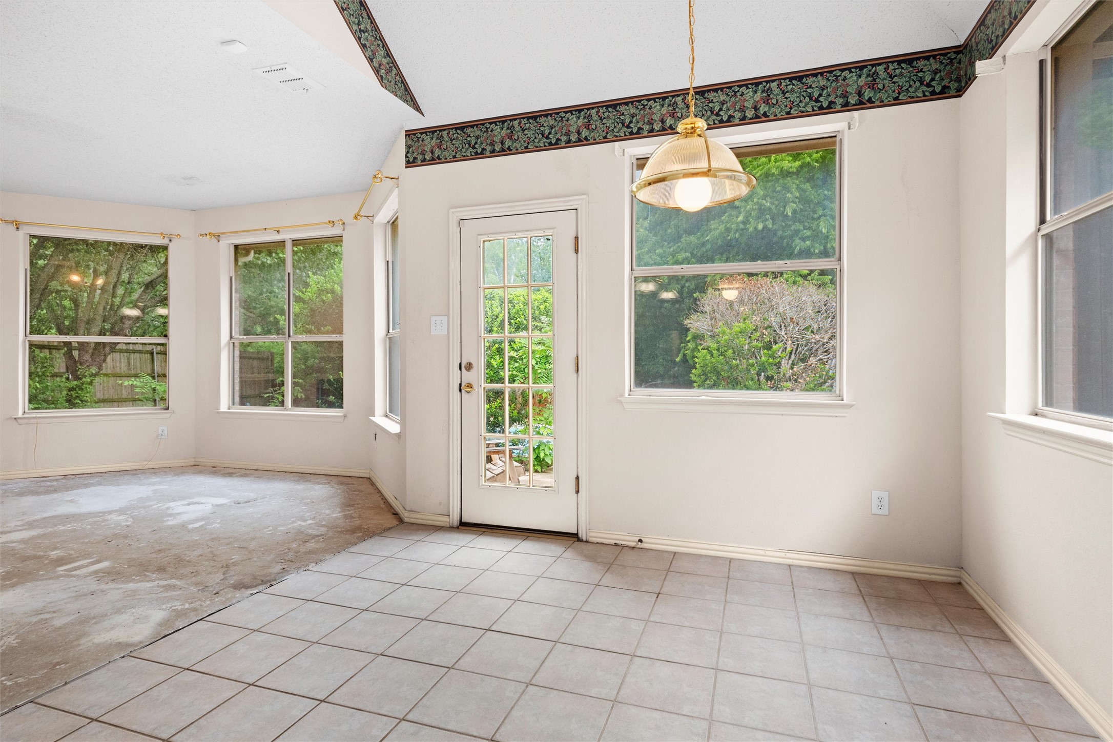 5724 Chelmsford Trail Arlington TX 76018