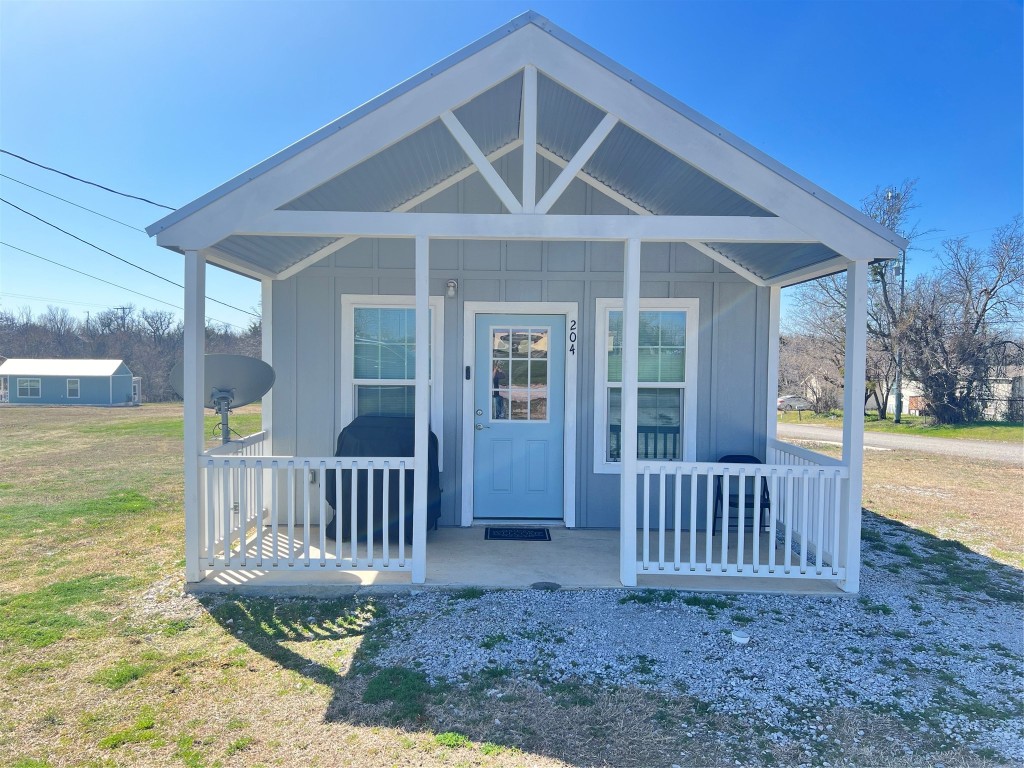 204 W Riley Street Bowie TX 76230