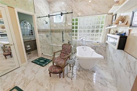6008 Nutcracker Drive Granbury TX 76049
