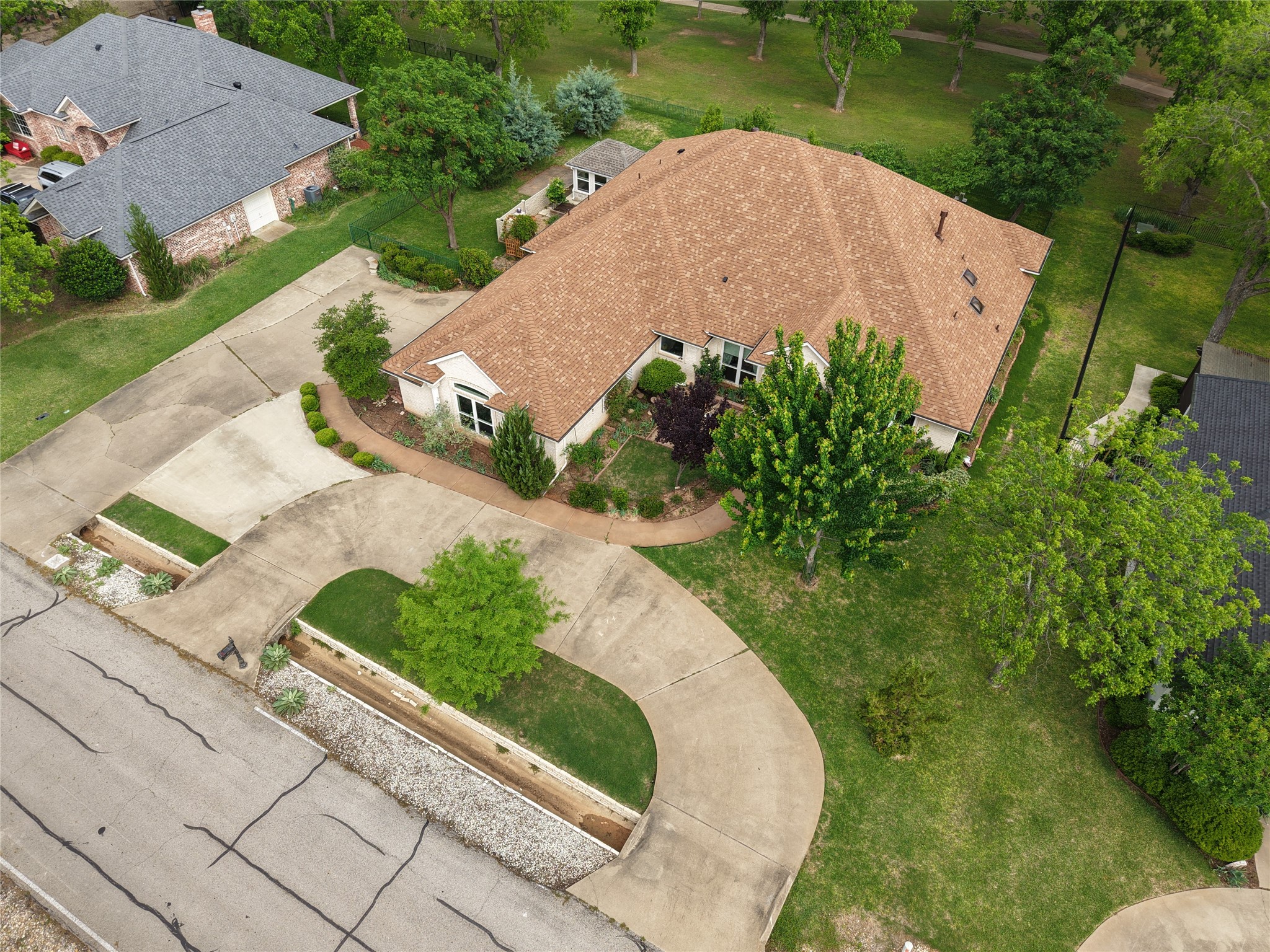 6008 Nutcracker Drive Granbury TX 76049