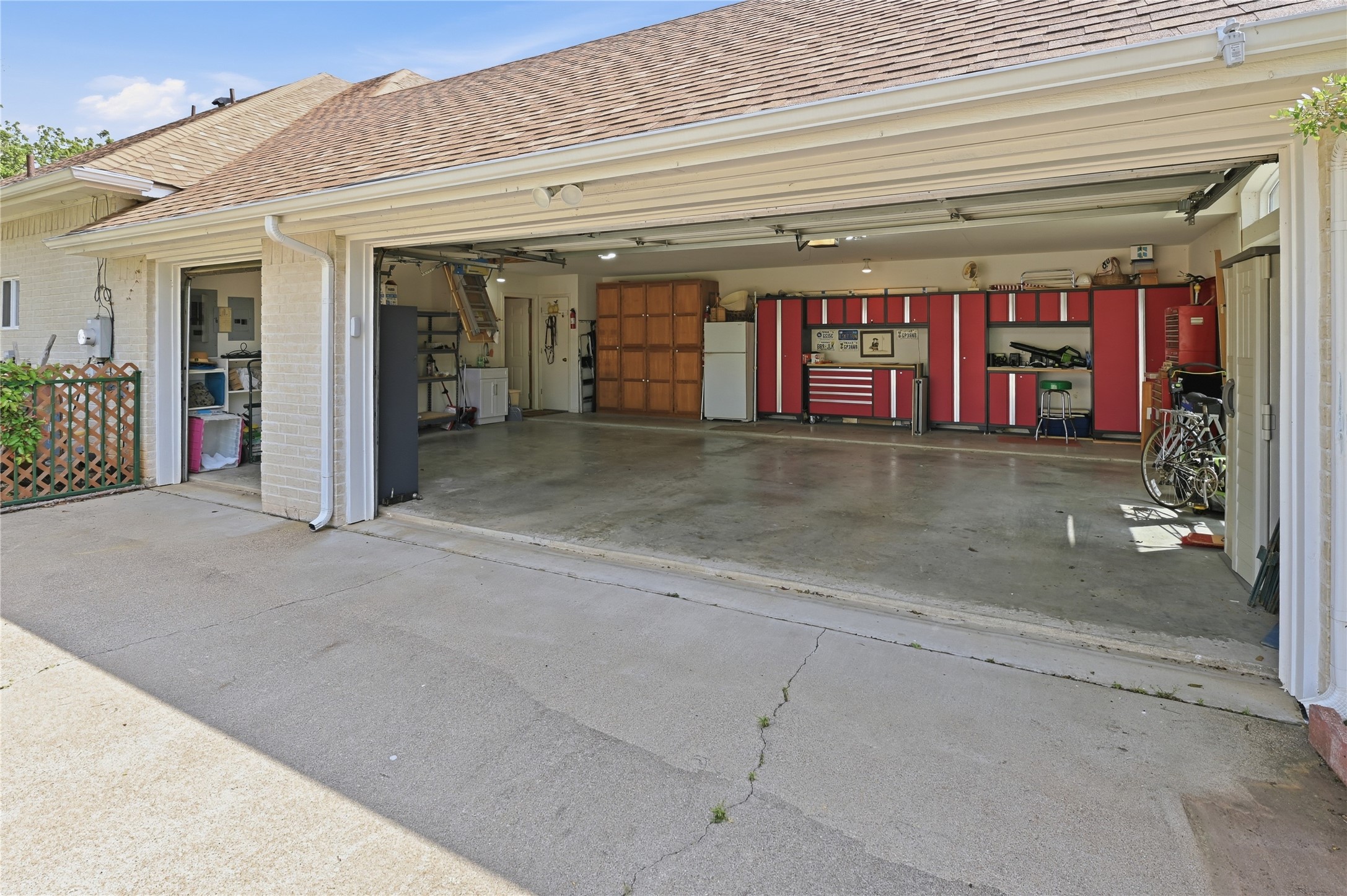 6008 Nutcracker Drive Granbury TX 76049