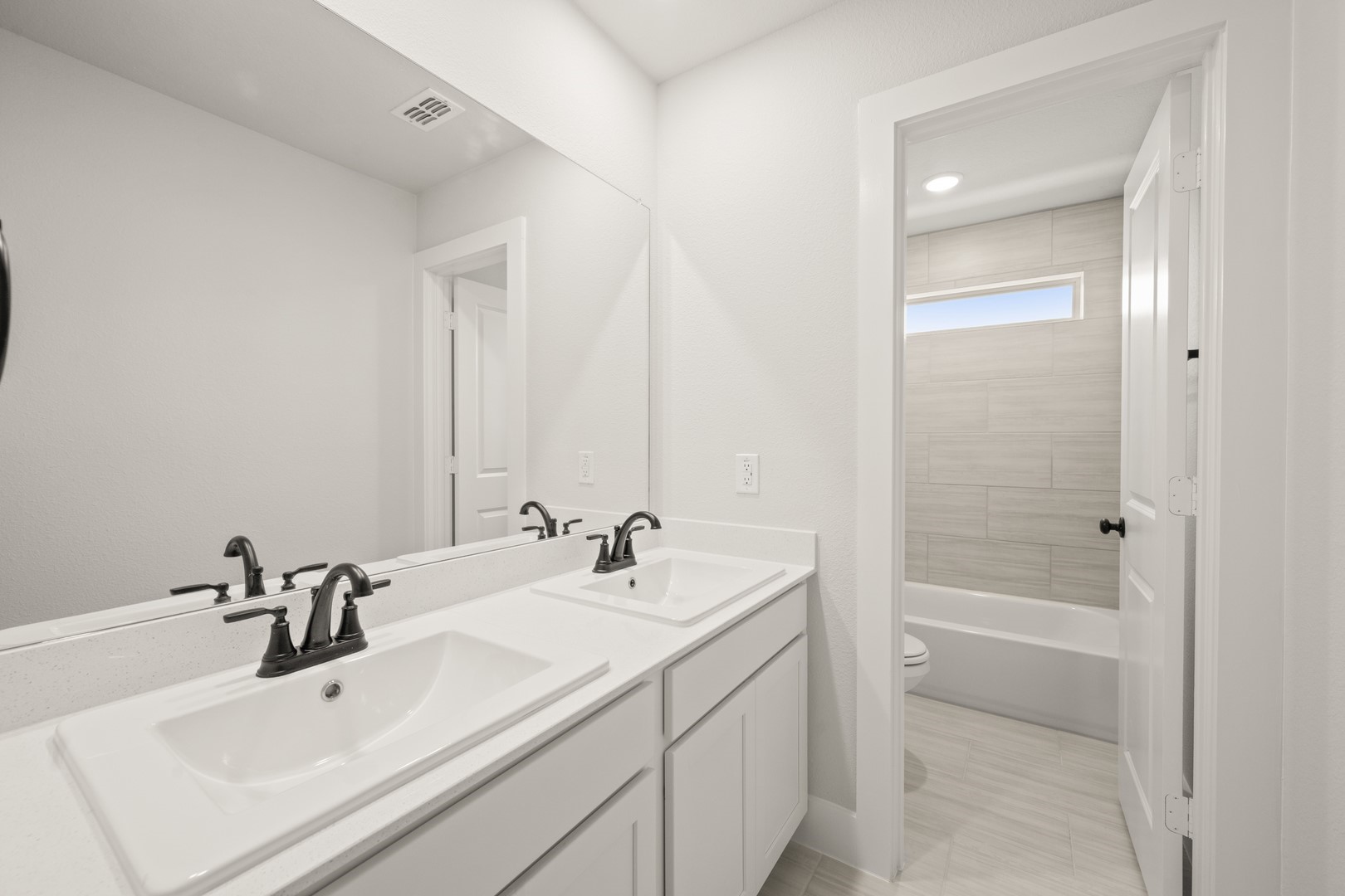 1724 Nesting Robin Lane Denton TX 76249
