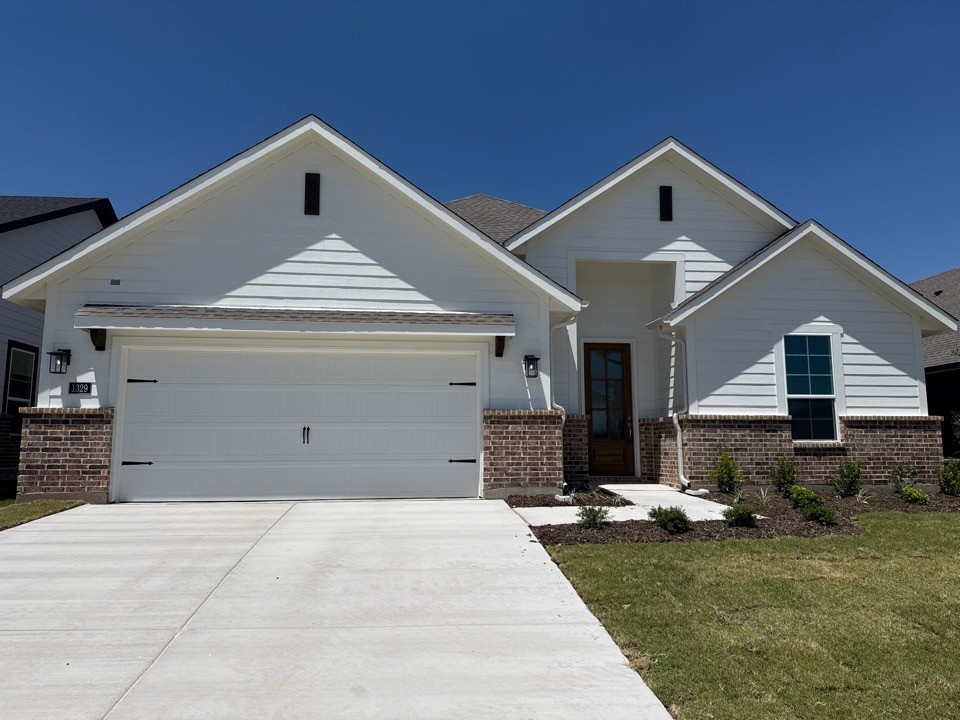 1329 Frio Drive Springtown TX 76082