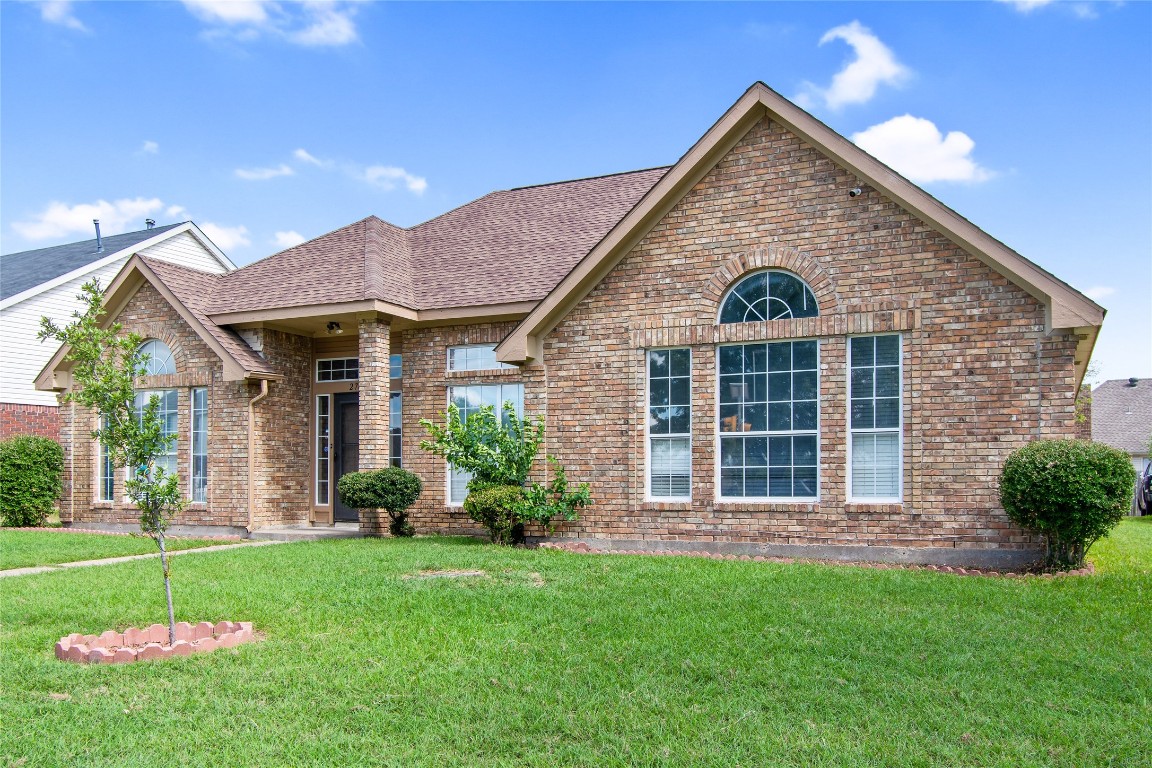 2746 Claremont Drive Grand Prairie TX 75052