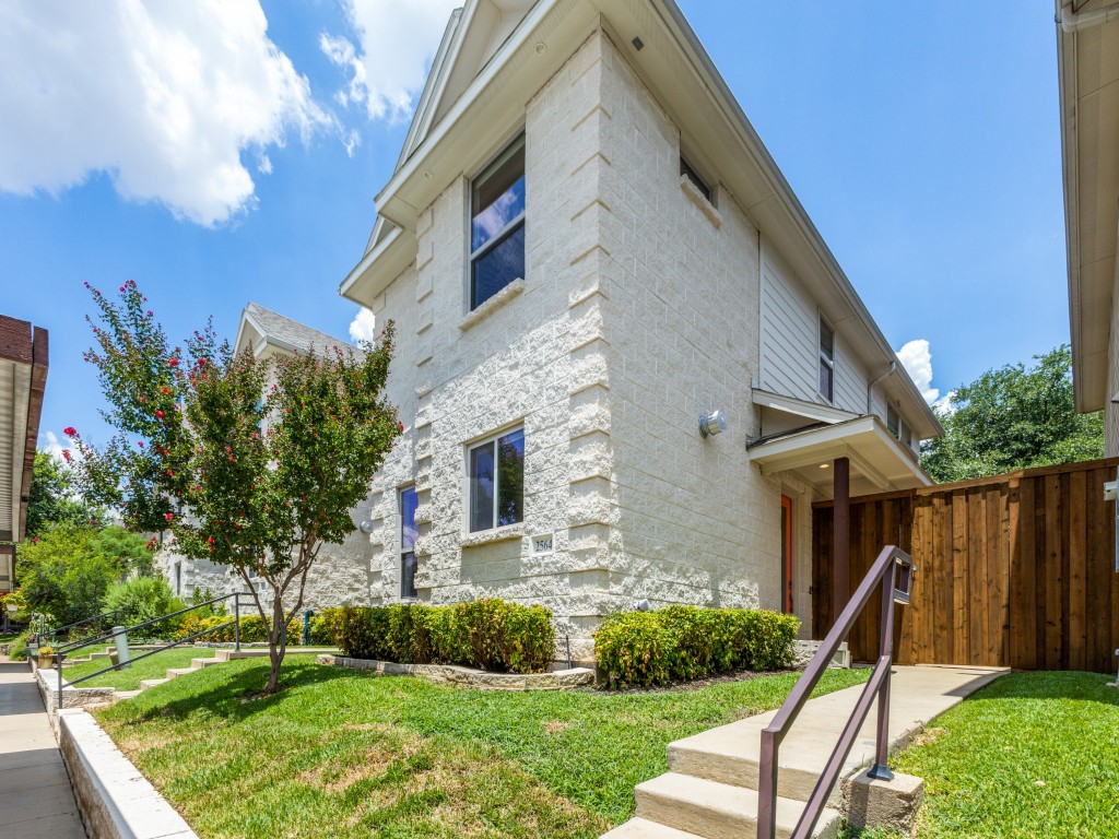 2564 Wedglea Drive Dallas TX 75211