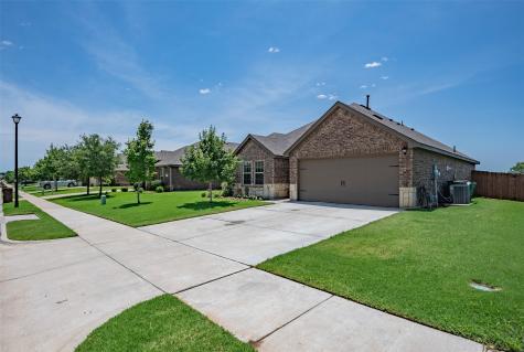 251 Thoroughbred Street Waxahachie TX 75165
