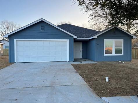 522 Walker Street Bonham TX 75418