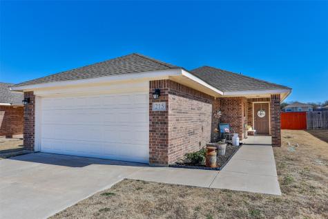 215 Candlewood Circle Gainesville TX 76240
