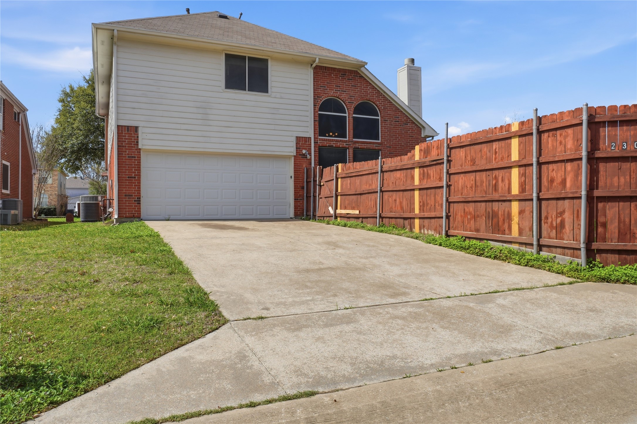 2306 Valley Creek Drive Garland TX 75040