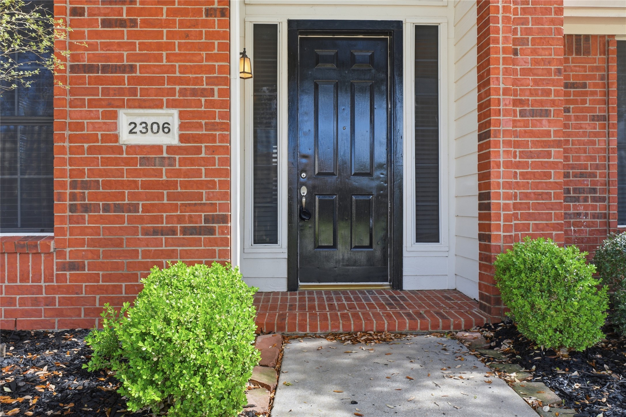 2306 Valley Creek Drive Garland TX 75040