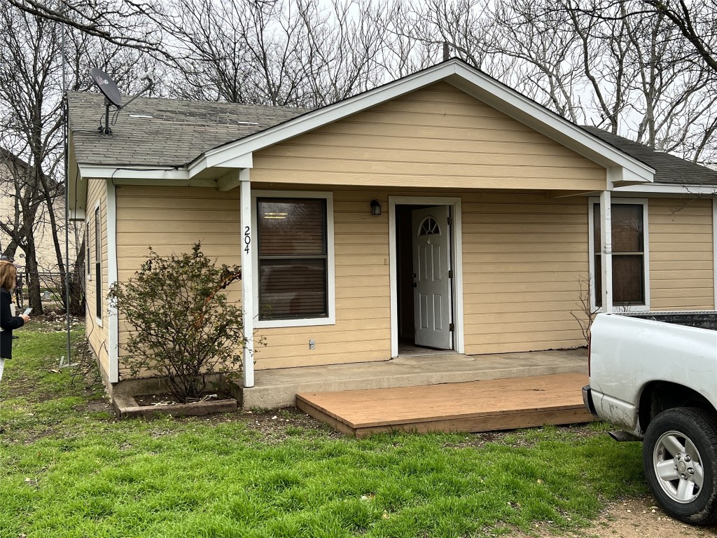 204 N Guadalupe Street Whitney TX 76692