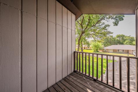 2003 Edgebrook Court Arlington TX 76015