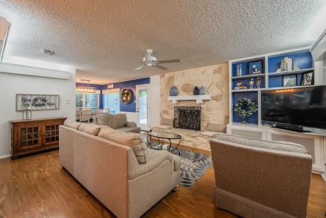 2003 Edgebrook Court Arlington TX 76015