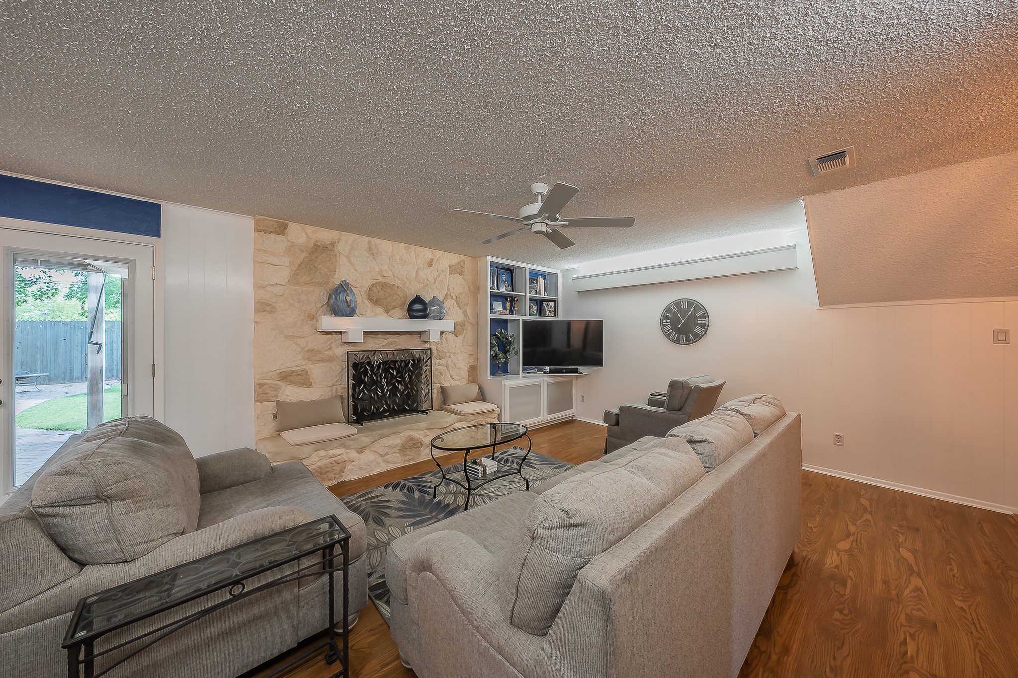 2003 Edgebrook Court Arlington TX 76015