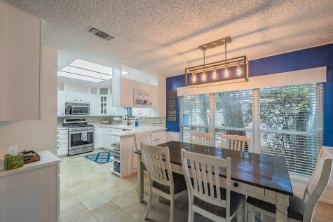 2003 Edgebrook Court Arlington TX 76015