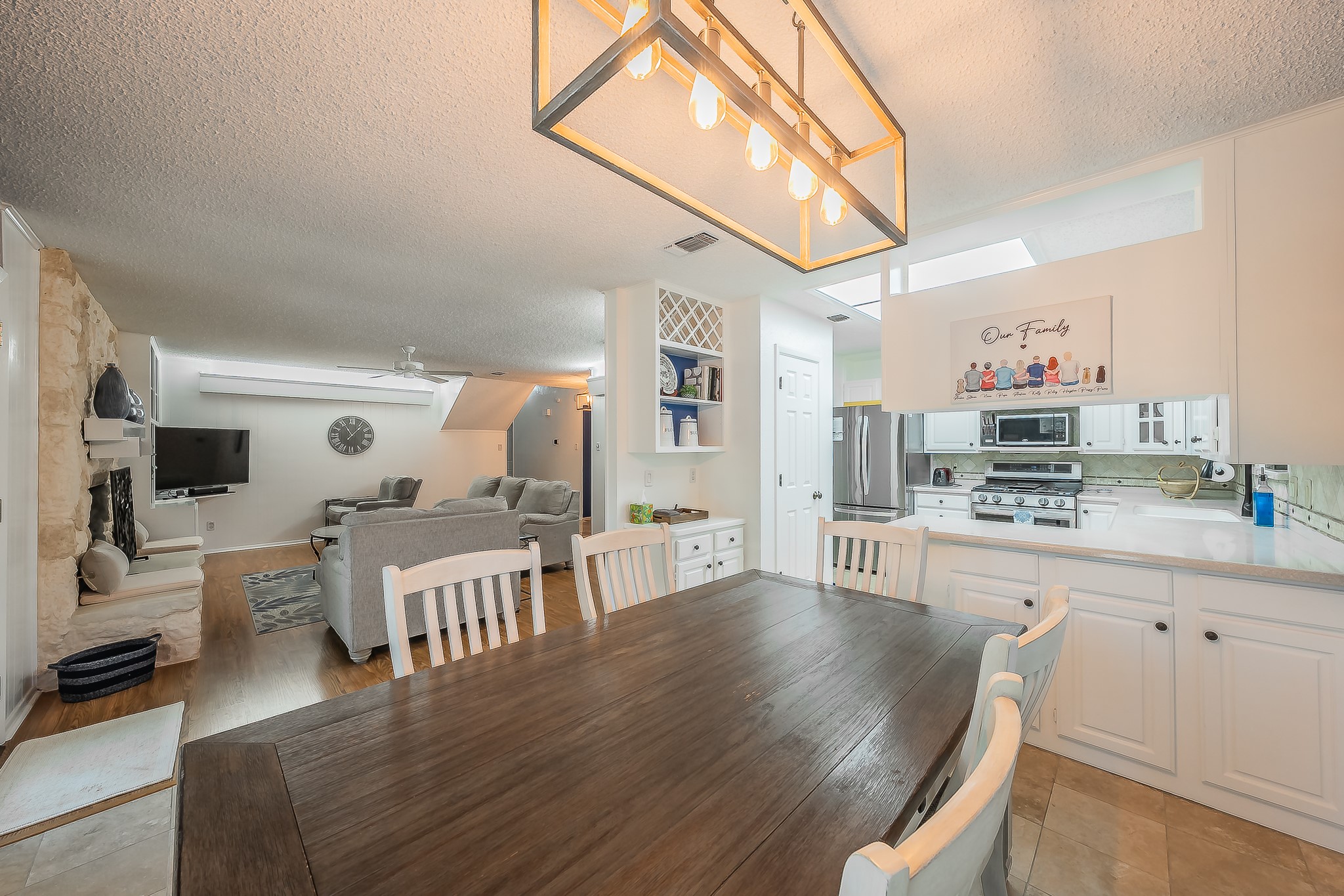 2003 Edgebrook Court Arlington TX 76015