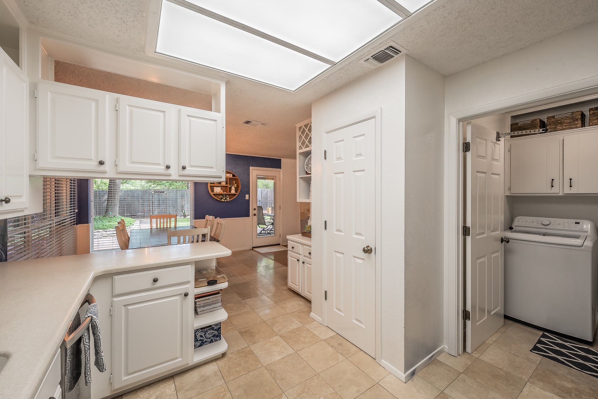 2003 Edgebrook Court Arlington TX 76015
