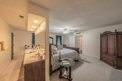 2003 Edgebrook Court Arlington TX 76015