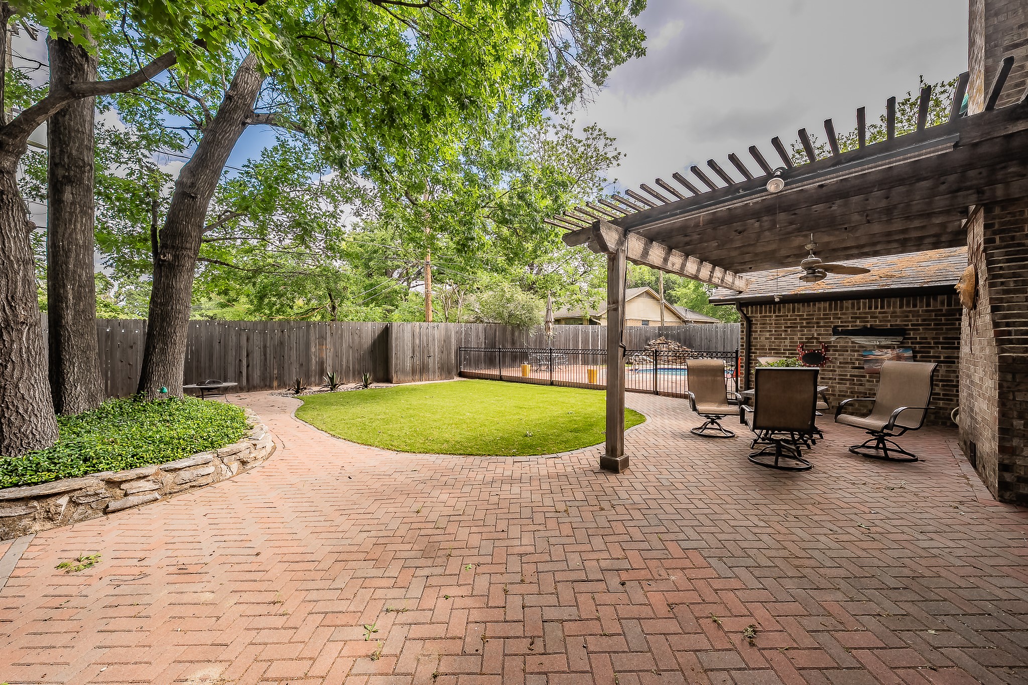 2003 Edgebrook Court Arlington TX 76015