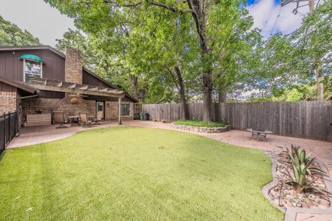 2003 Edgebrook Court Arlington TX 76015