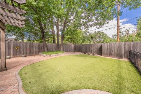 2003 Edgebrook Court Arlington TX 76015