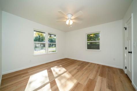607 N Pacific Street Mineola TX 75773