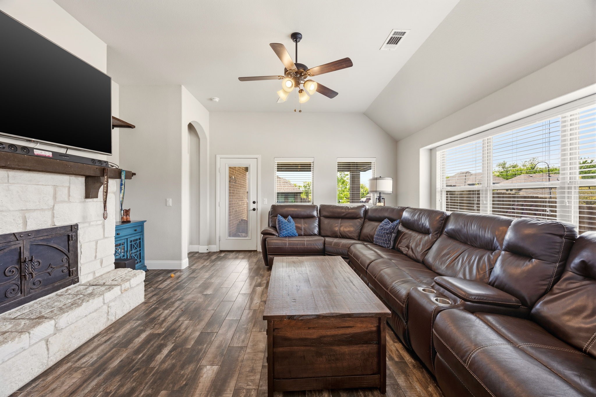 317 Thompson Drive Van Alstyne TX 75495