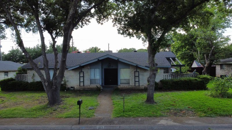 1213 Holt Avenue Desoto TX 75115