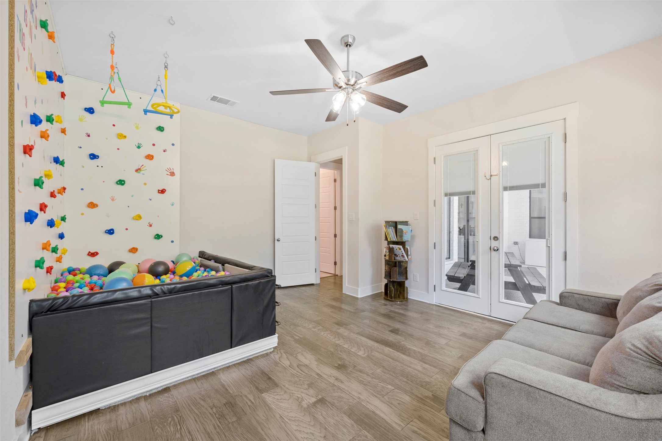20 Ellis Oak Court Waxahachie TX 75167