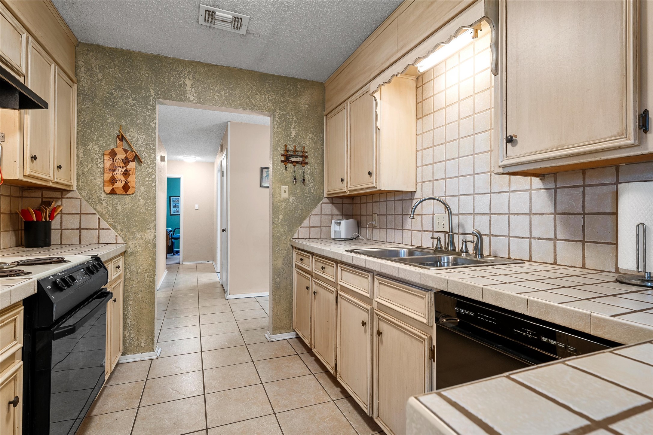 525 Angel Fire Drive Hewitt TX 76643