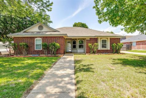 1126 Vaden Avenue Burleson TX 76028
