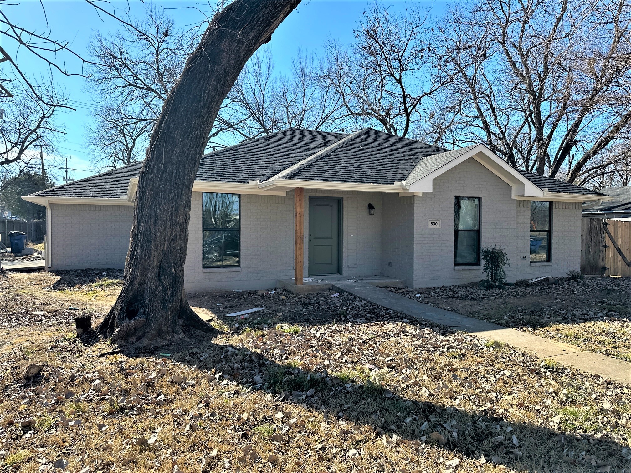 500 W Day Street Denison TX 75020