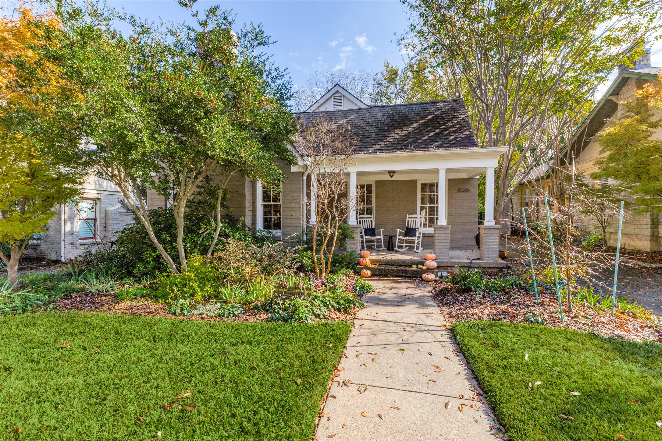 1026 N Winnetka Avenue Dallas TX 75208