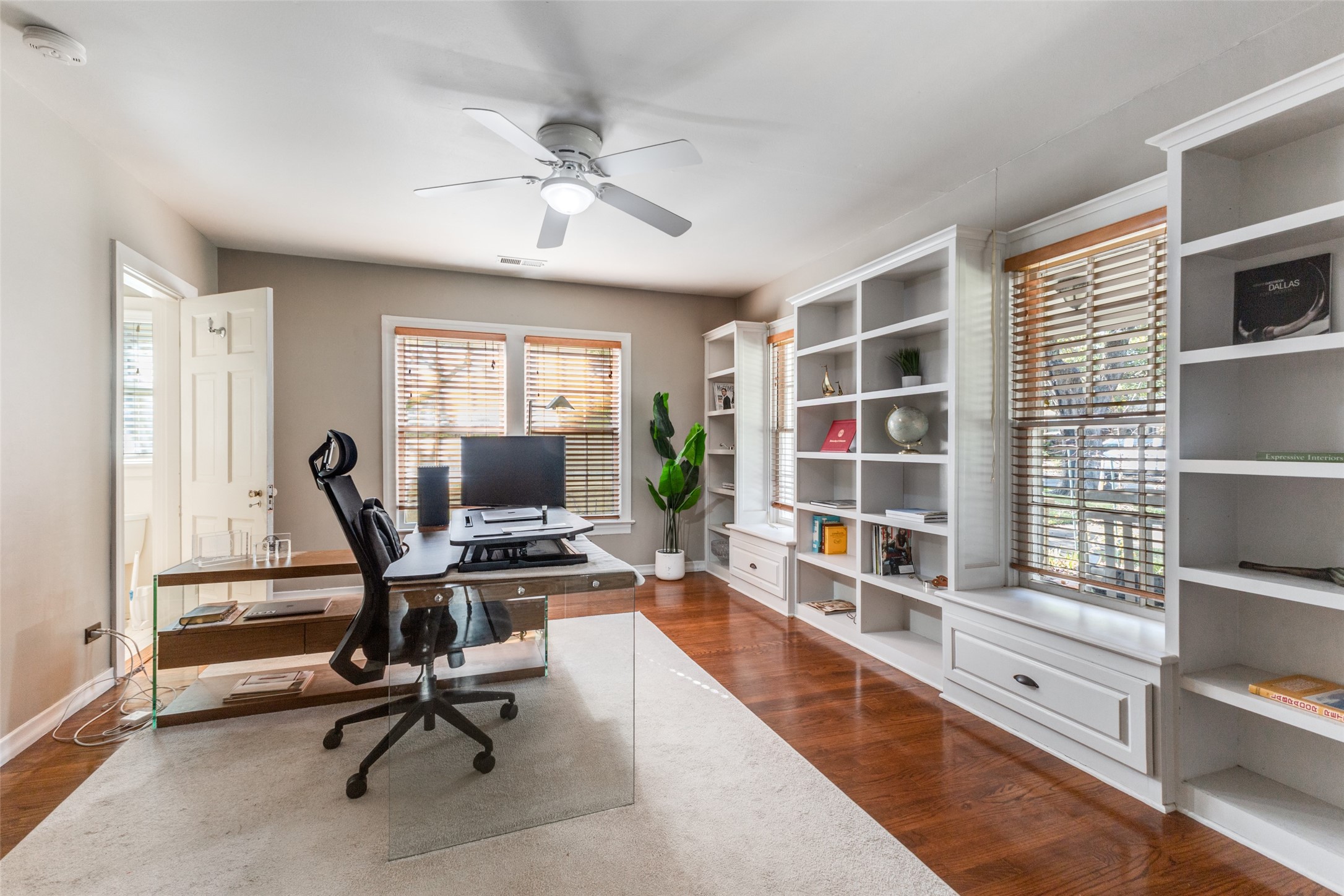 1026 N Winnetka Avenue Dallas TX 75208