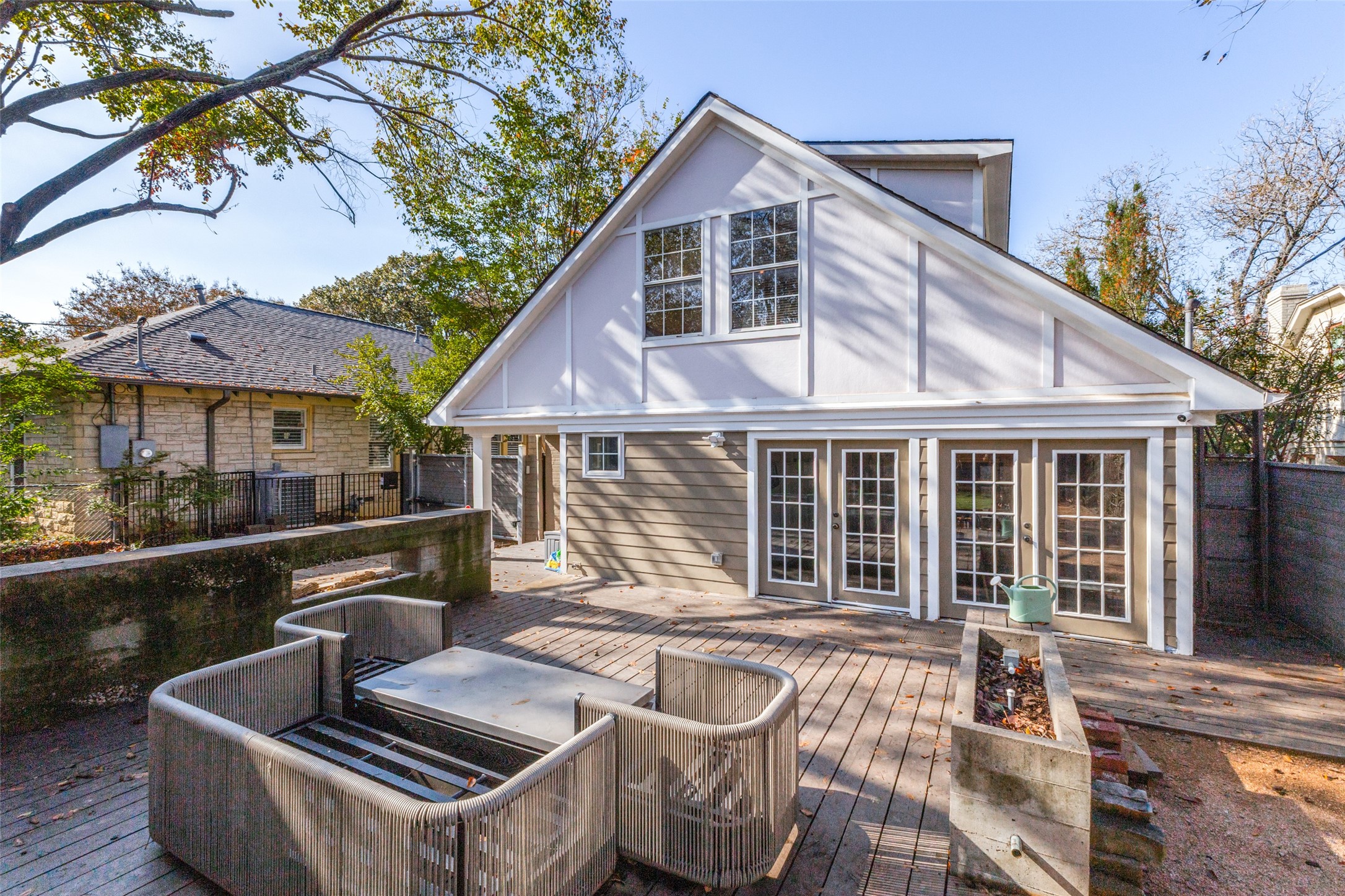 1026 N Winnetka Avenue Dallas TX 75208