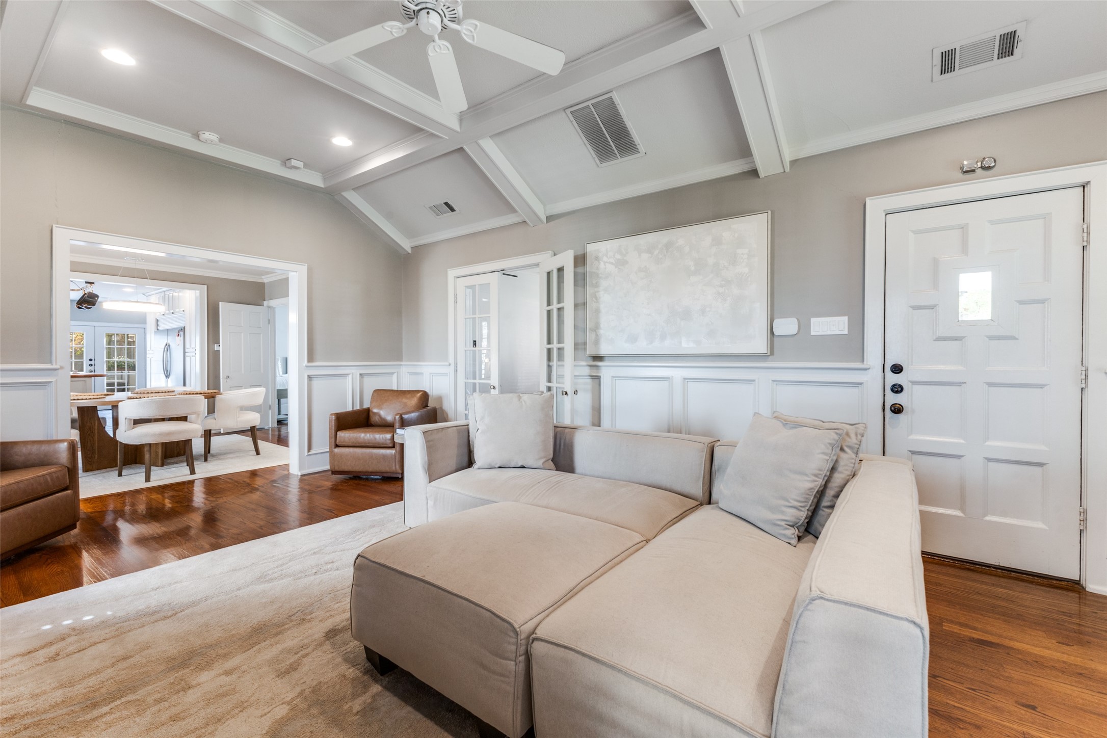 1026 N Winnetka Avenue Dallas TX 75208