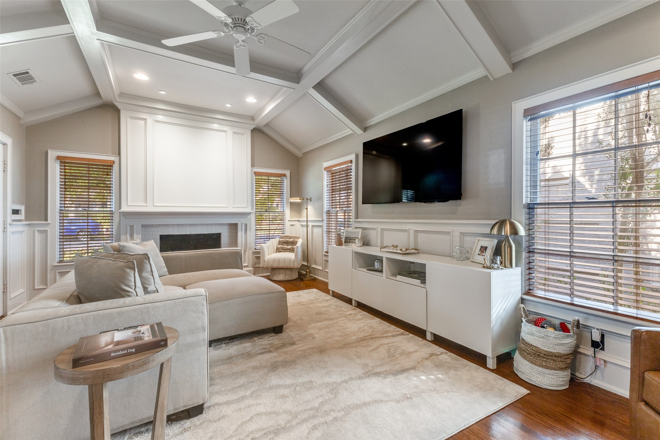 1026 N Winnetka Avenue Dallas TX 75208