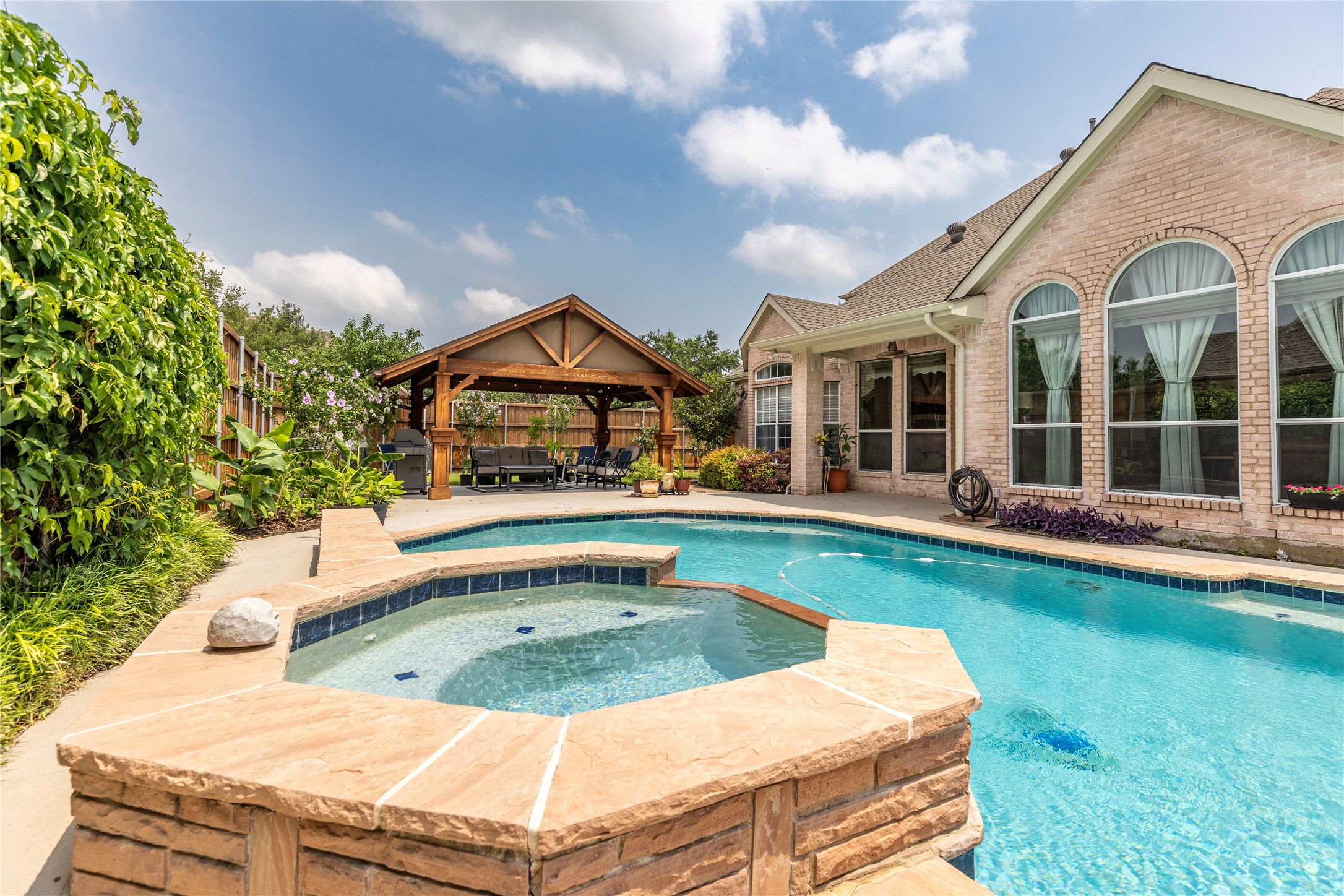 5915 Holly Crest Lane Sachse TX 75048
