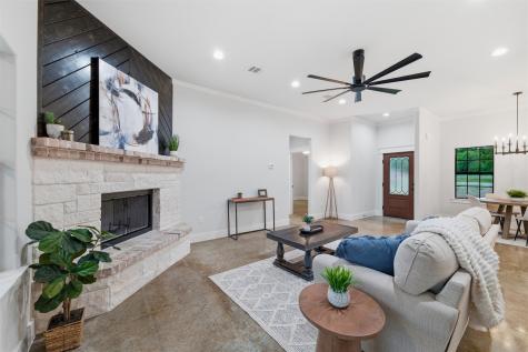 5808 W Virginia Trail Granbury TX 76048