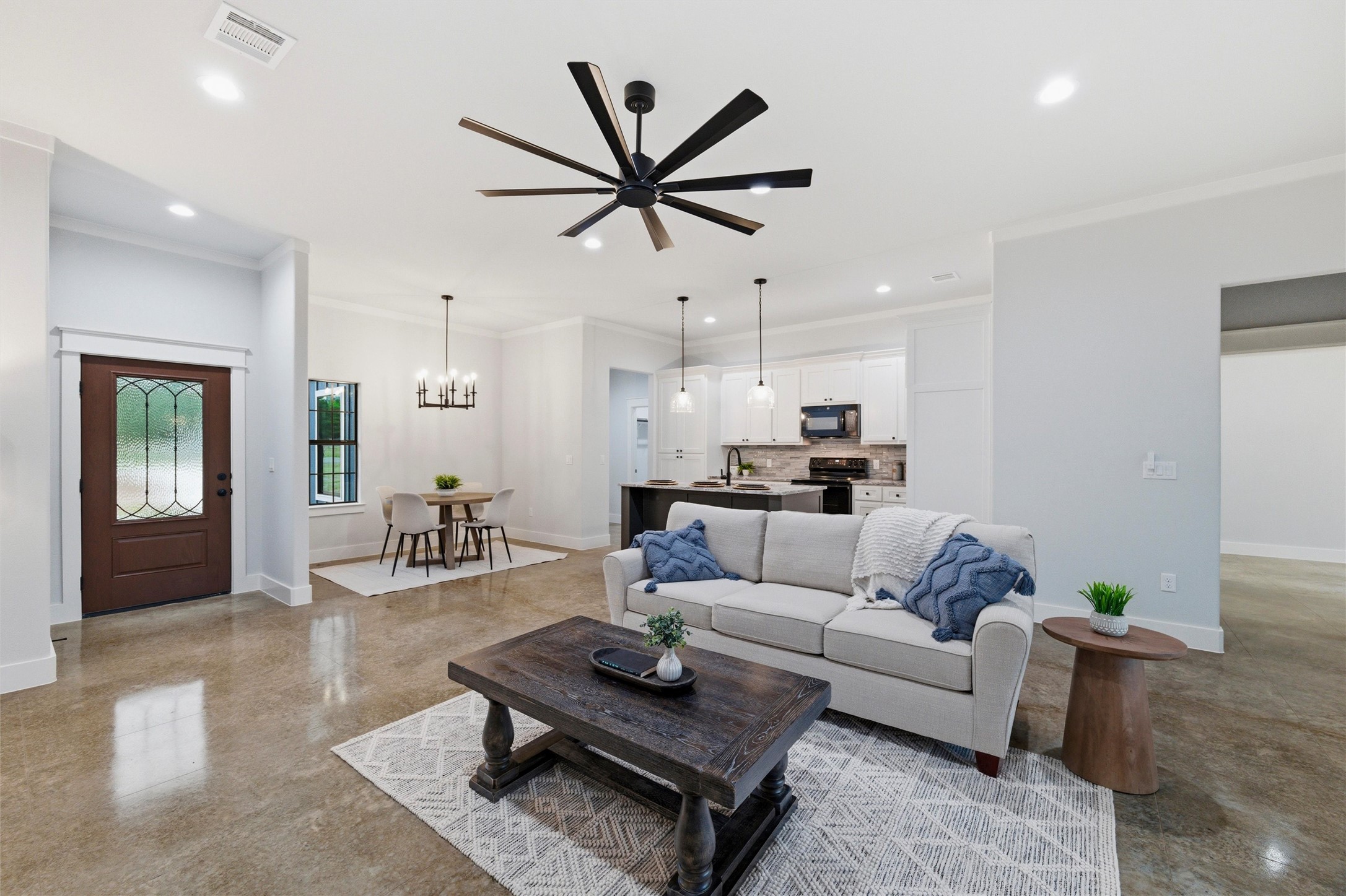 5808 W Virginia Trail Granbury TX 76048