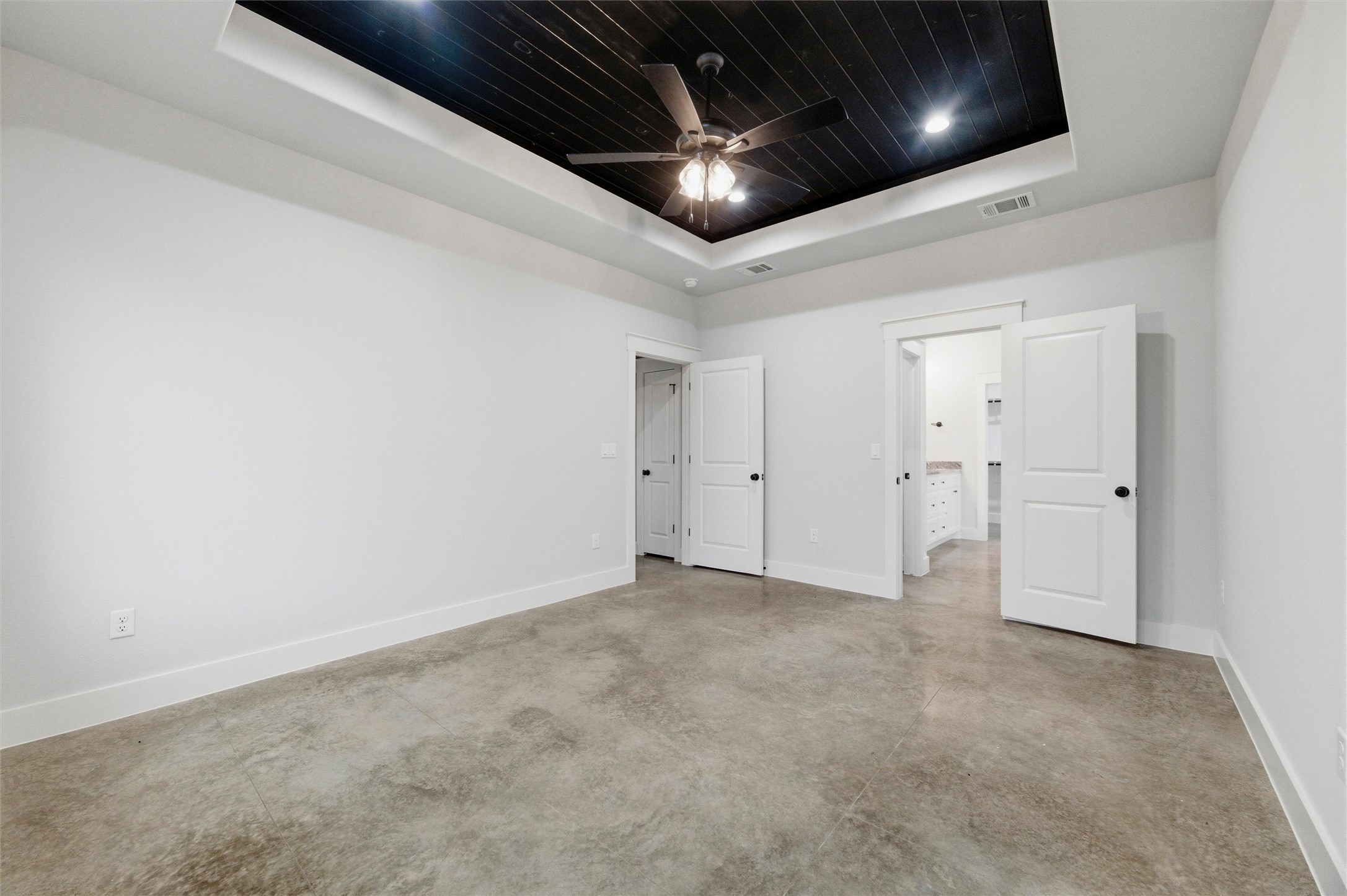 5808 W Virginia Trail Granbury TX 76048